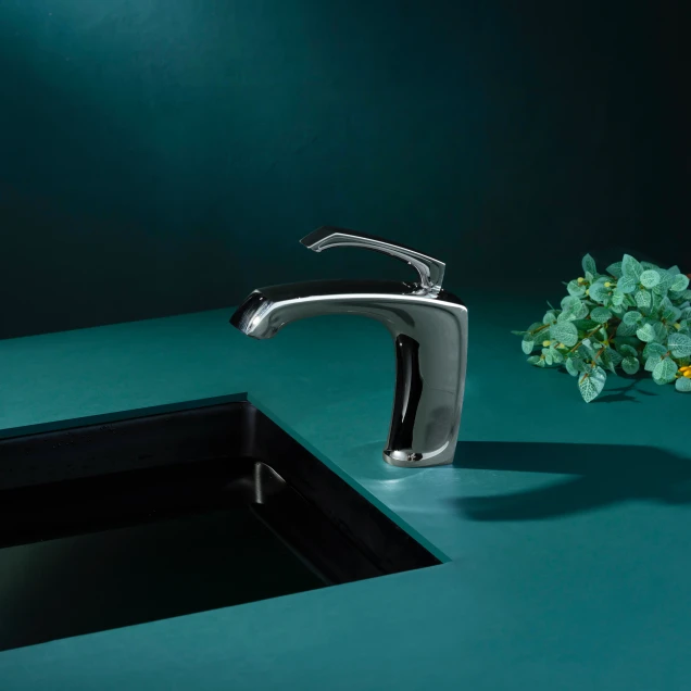 Хромований змішувач з латуні у ванну кімнату Nett PH-33 фото