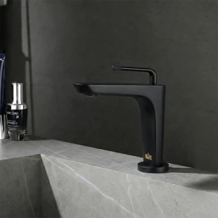 Черный смеситель на раковину из латуни Nett DB-21 фото