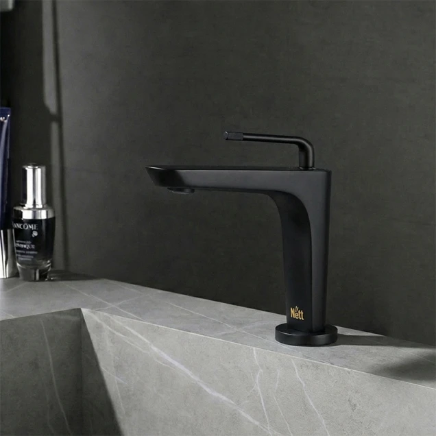 Чорний змішувач на раковину з латуні Nett DB-21 фото